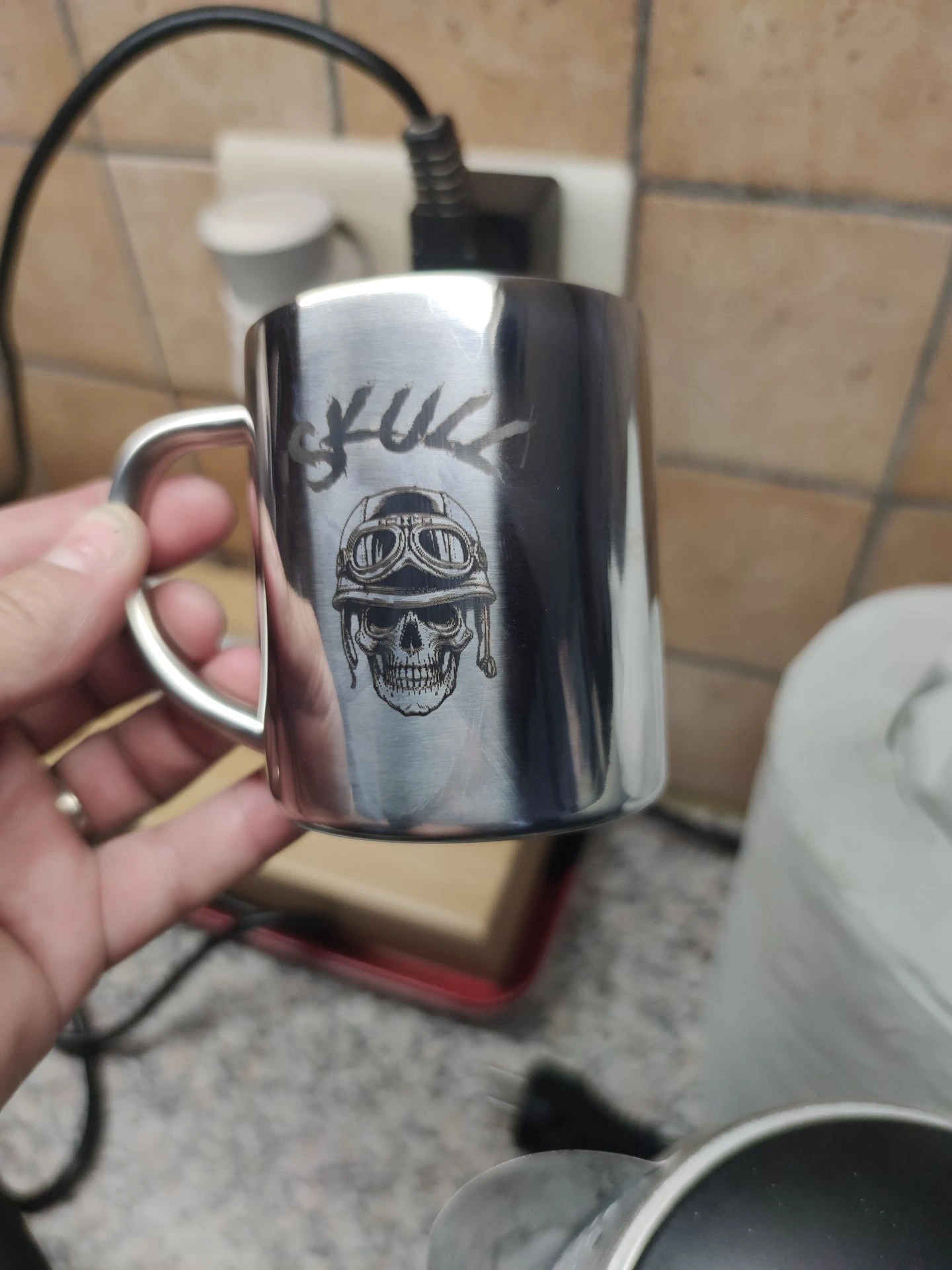tasse acier gravé