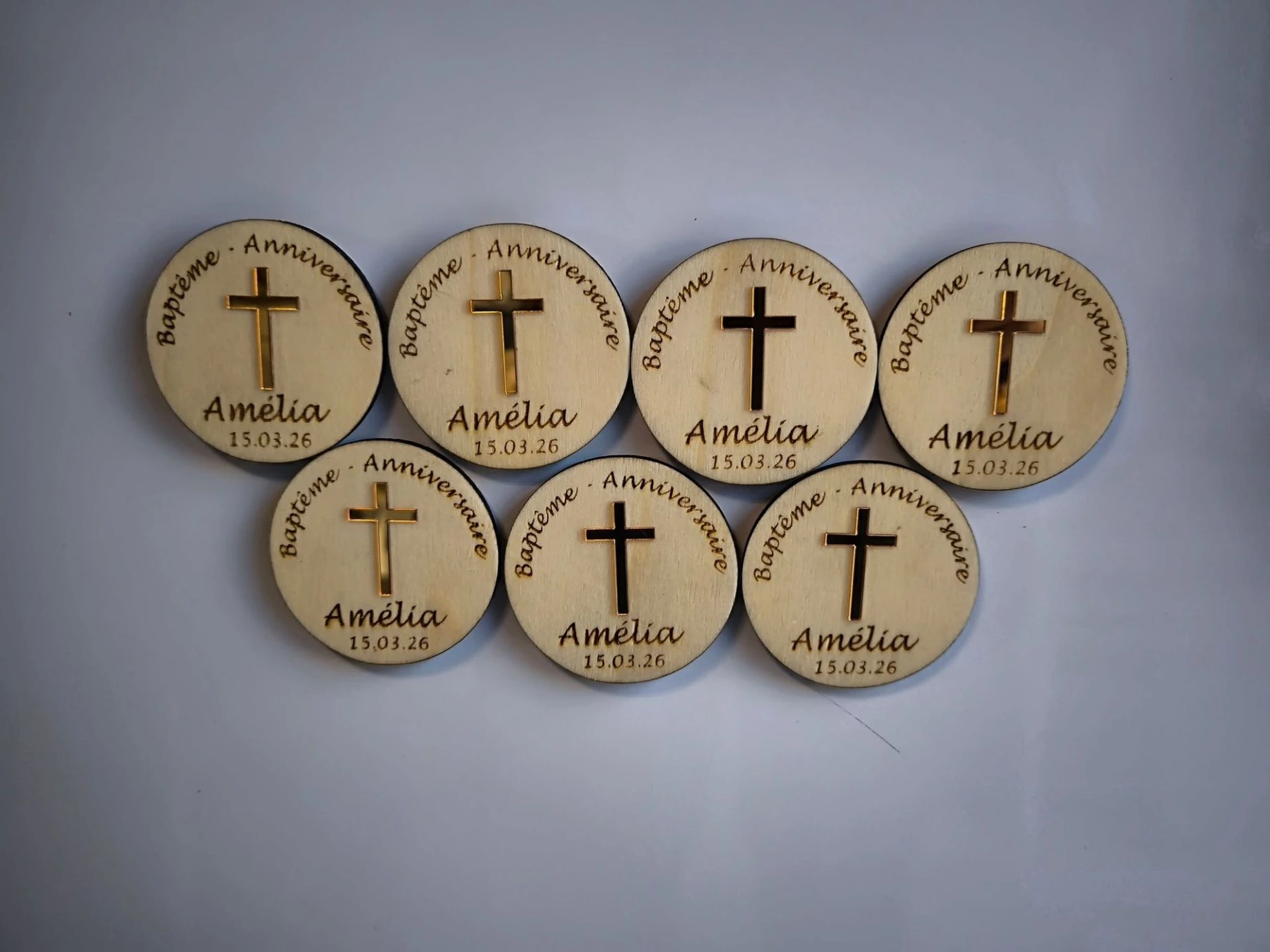 magnet en bois gravés pour baptême ou anniversaire