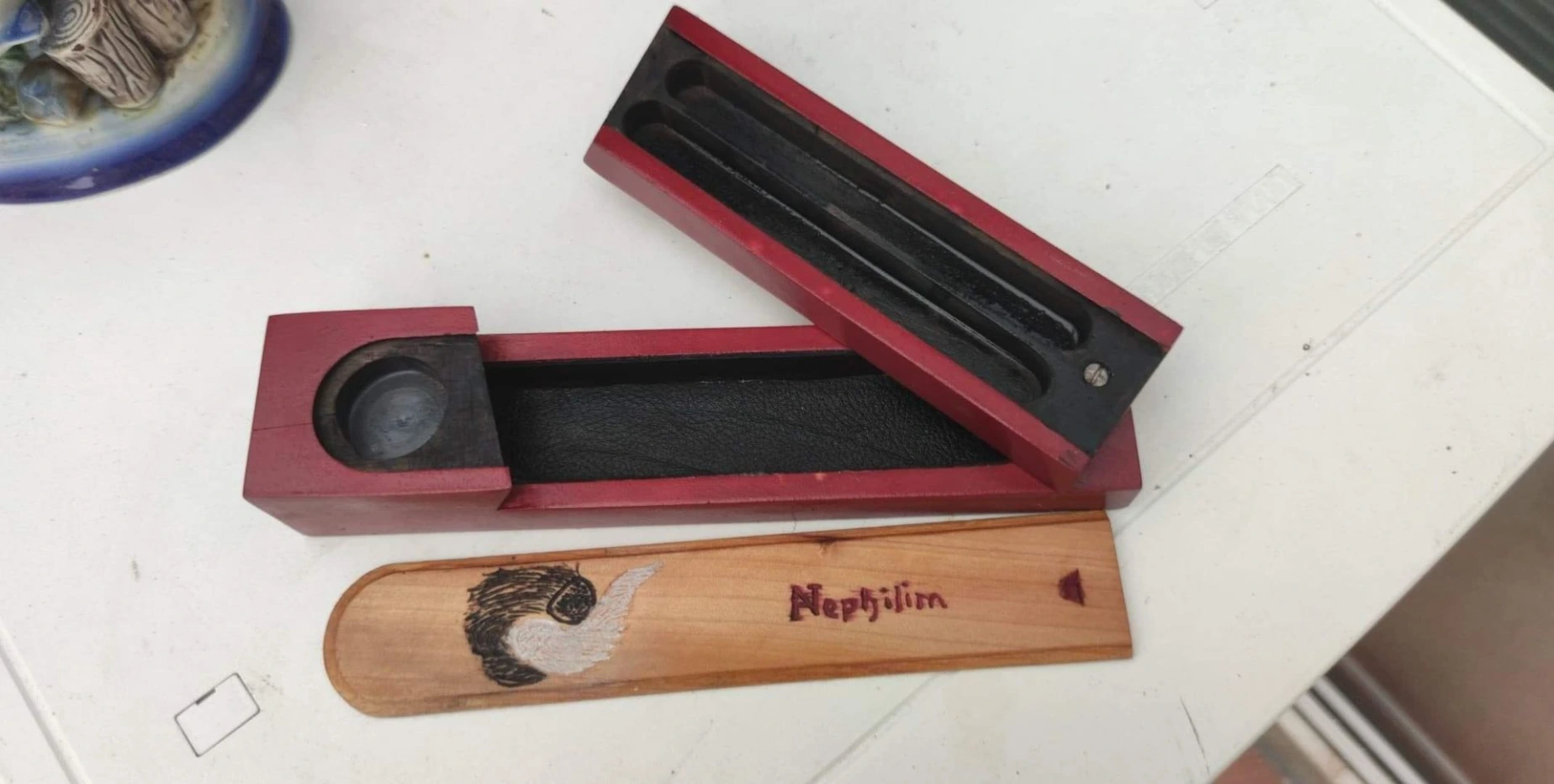 plumier ancien custom nephilim pour Tiffany Lefevre auteur